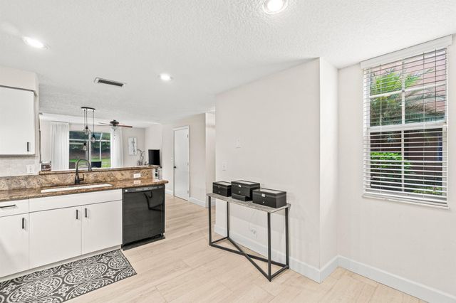 1588 Veracruz Lane 1588, Weston, FL 33327