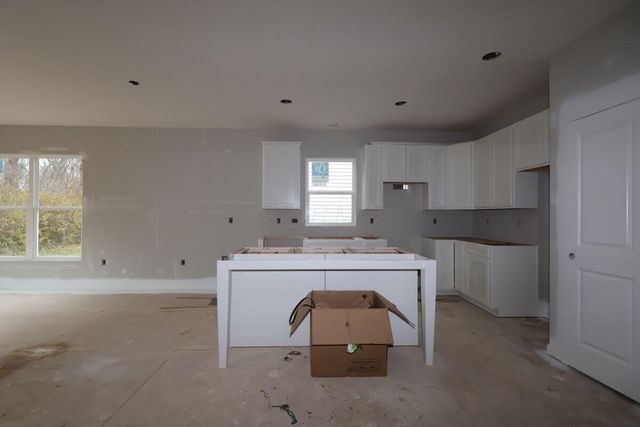 277 Olympic Loop, Commercial Point, OH 43116