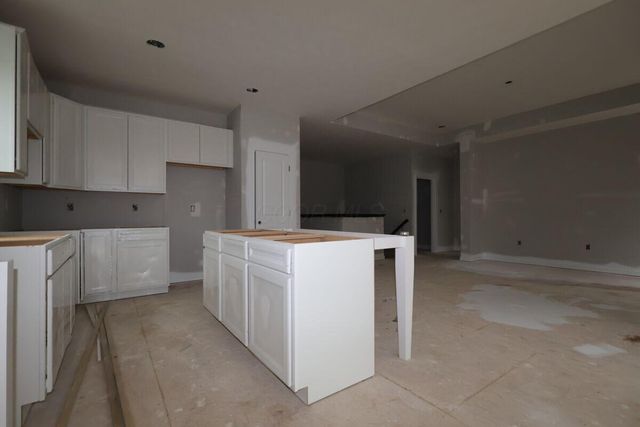 277 Olympic Loop, Commercial Point, OH 43116