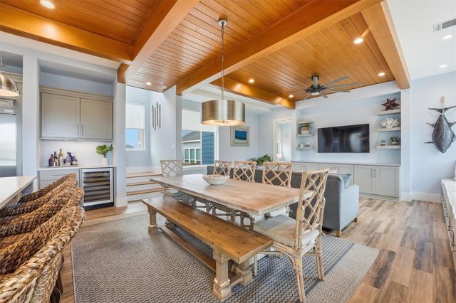 4118 Defender Lane, Galveston, TX 77554