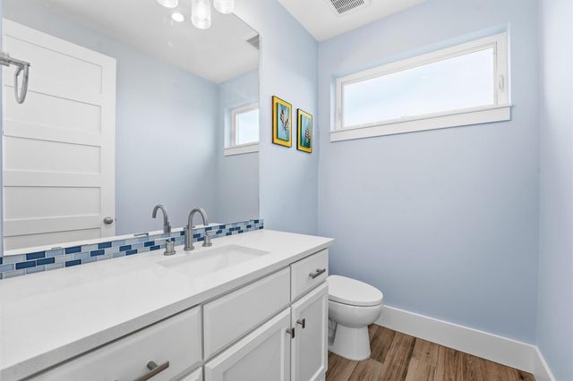 4118 Defender Lane, Galveston, TX 77554