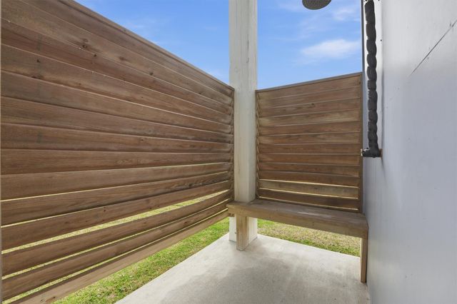 4118 Defender Lane, Galveston, TX 77554