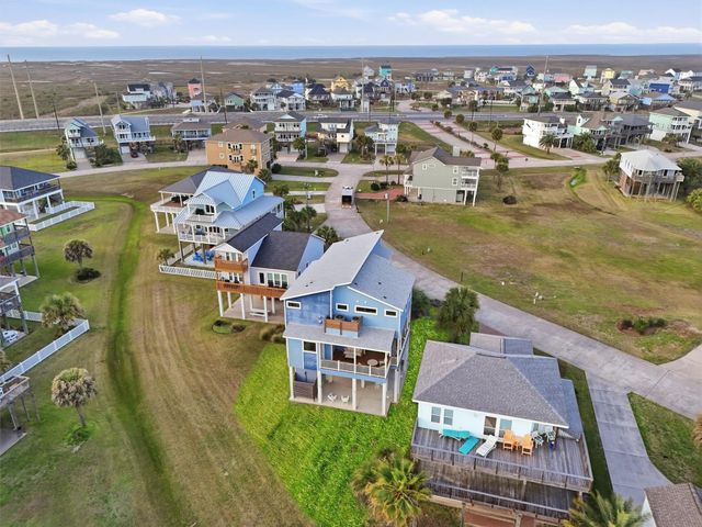 4118 Defender Lane, Galveston, TX 77554