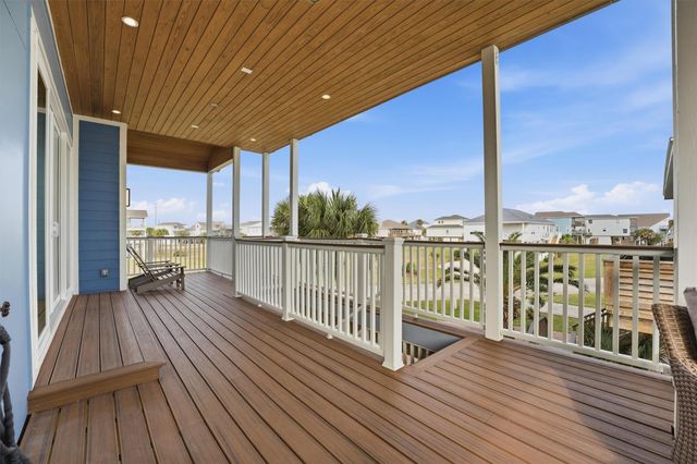 4118 Defender Lane, Galveston, TX 77554