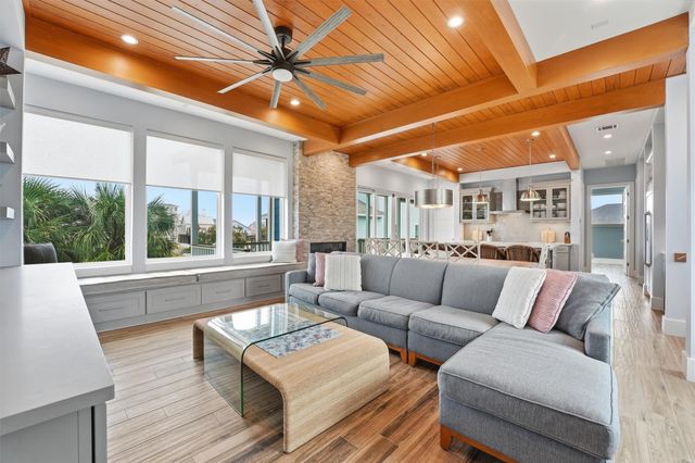 4118 Defender Lane, Galveston, TX 77554