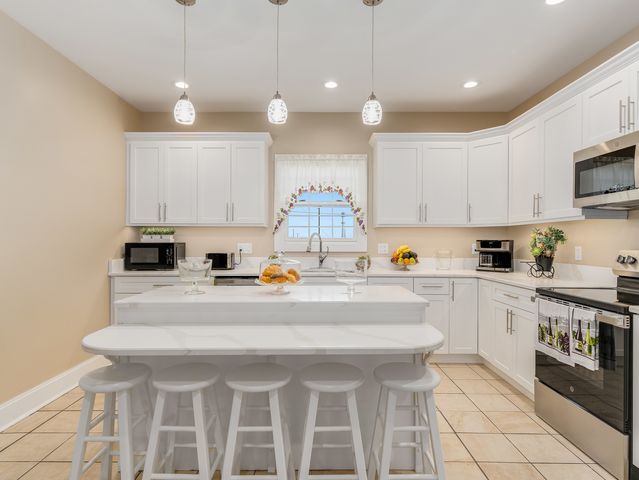 101 Bell Court, Oswego, IL 60543