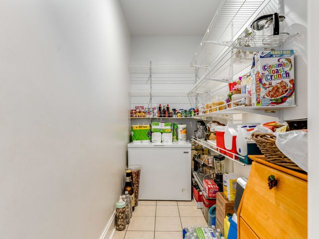 101 Bell Court, Oswego, IL 60543