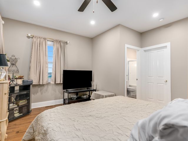 101 Bell Court, Oswego, IL 60543