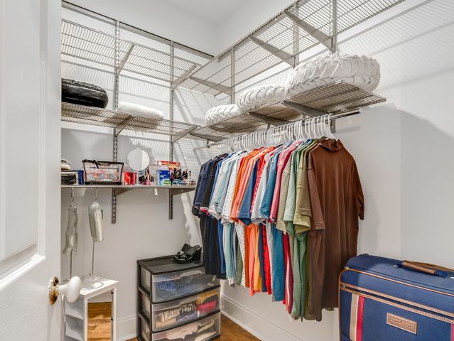 101 Bell Court, Oswego, IL 60543