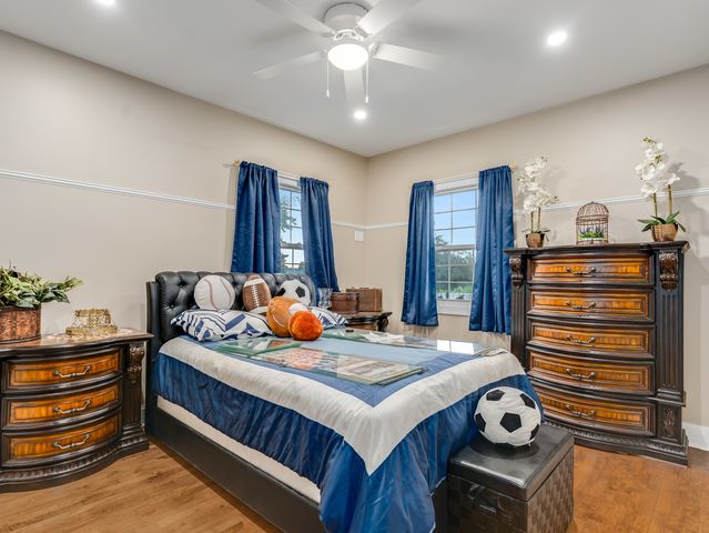 101 Bell Court, Oswego, IL 60543