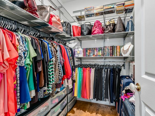 101 Bell Court, Oswego, IL 60543