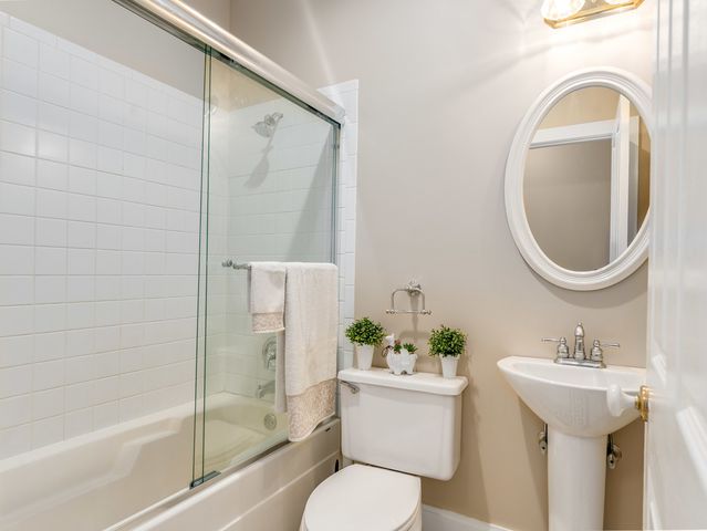 101 Bell Court, Oswego, IL 60543