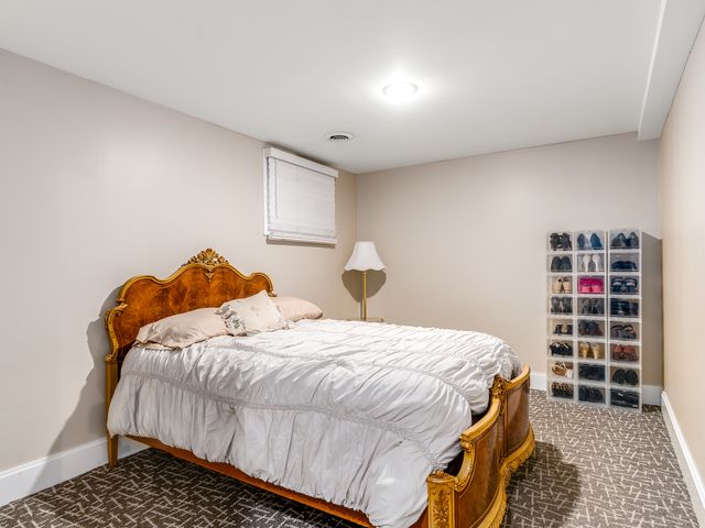 101 Bell Court, Oswego, IL 60543