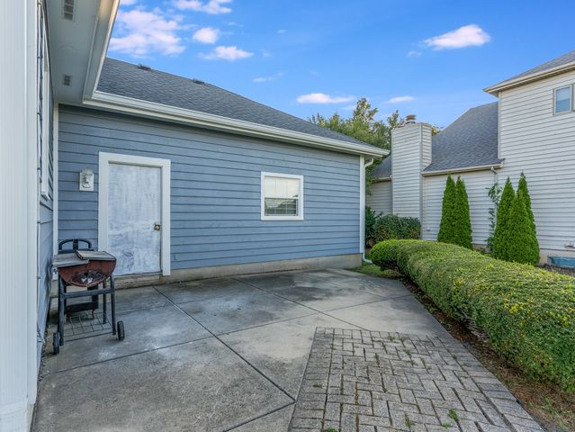 101 Bell Court, Oswego, IL 60543