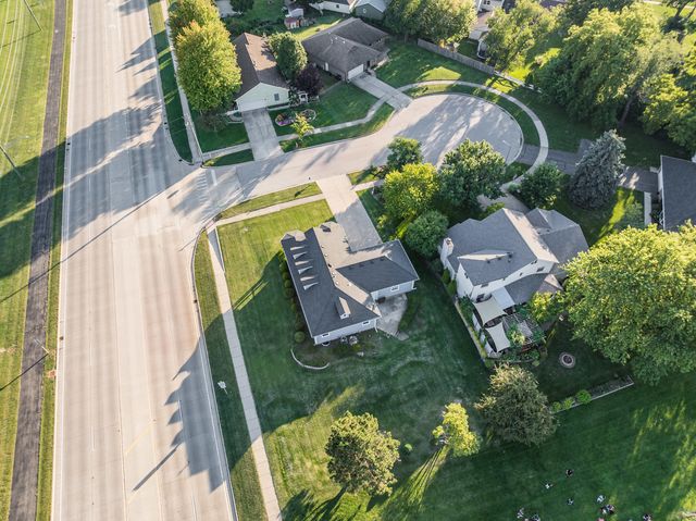 101 Bell Court, Oswego, IL 60543