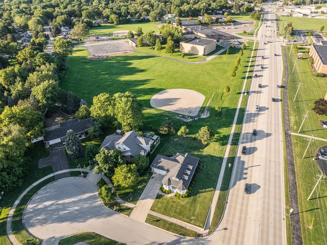 101 Bell Court, Oswego, IL 60543