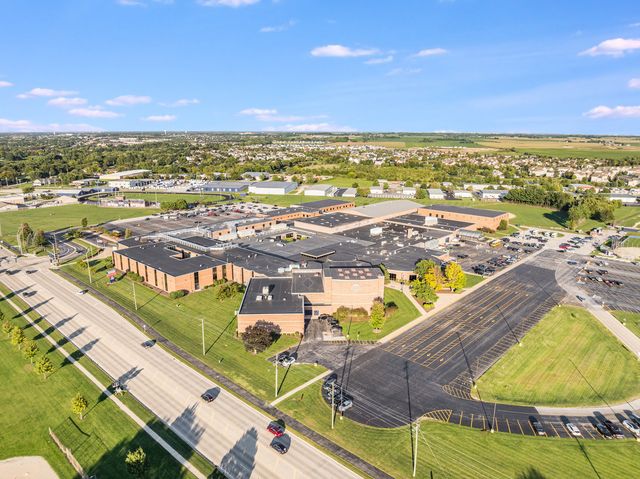 101 Bell Court, Oswego, IL 60543