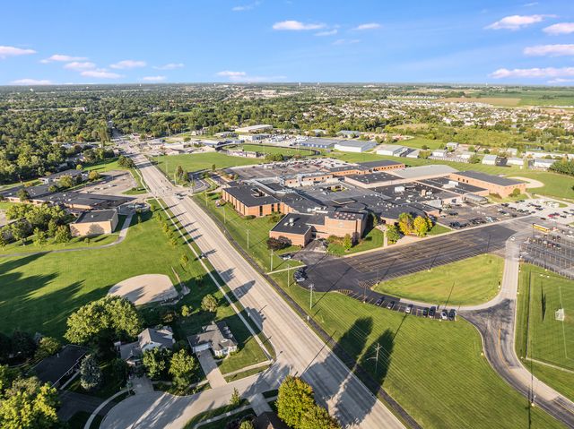 101 Bell Court, Oswego, IL 60543