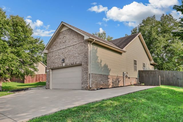 595 ANCHOR COURT, Clarksville, TN 37043