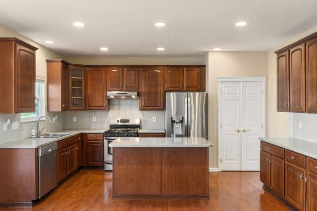 5689 Decker Drive, New Albany, OH 43054