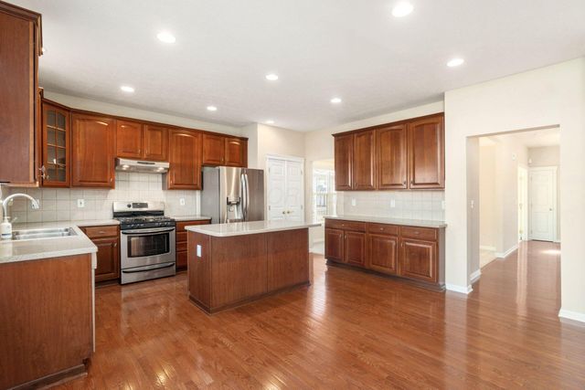 5689 Decker Drive, New Albany, OH 43054