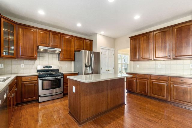 5689 Decker Drive, New Albany, OH 43054