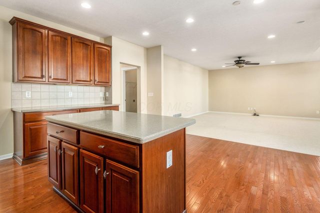 5689 Decker Drive, New Albany, OH 43054