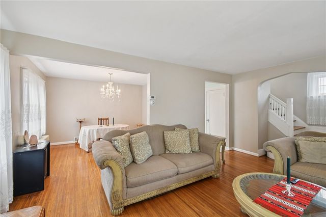 121 Brooklawn Drive, Brighton, NY 14618