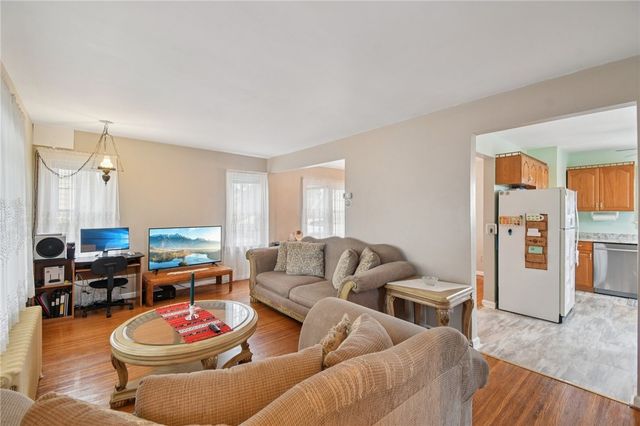 121 Brooklawn Drive, Brighton, NY 14618