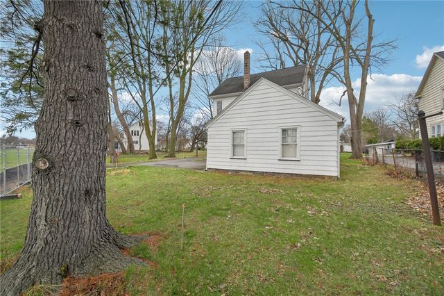 121 Brooklawn Drive, Brighton, NY 14618