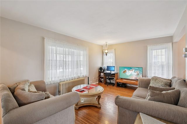 121 Brooklawn Drive, Brighton, NY 14618