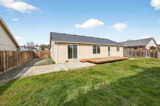 426 Westminster Drive, Eagle Point, OR 97524