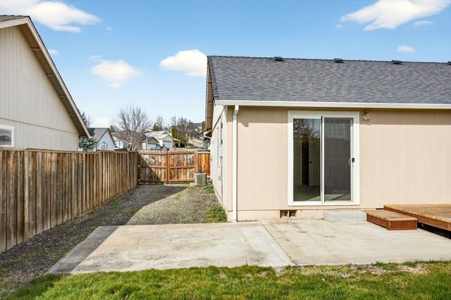 426 Westminster Drive, Eagle Point, OR 97524