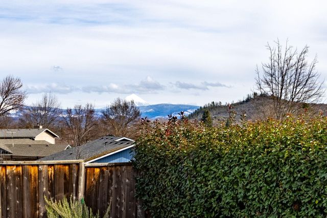 426 Westminster Drive, Eagle Point, OR 97524