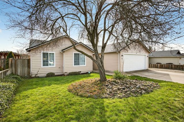 426 Westminster Drive, Eagle Point, OR 97524