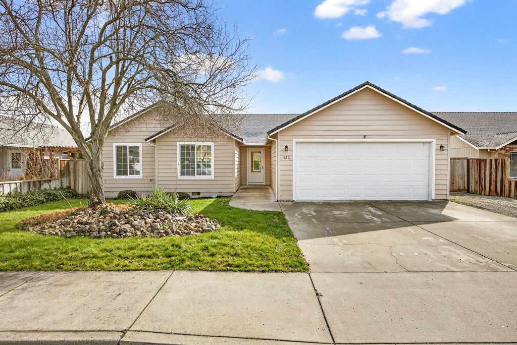 426 Westminster Drive, Eagle Point, OR 97524