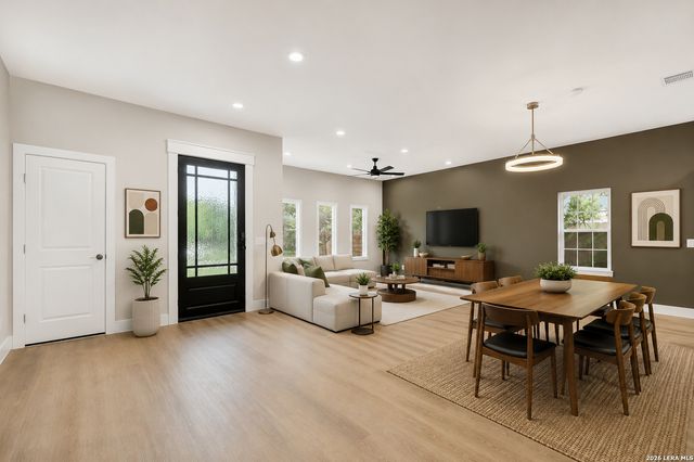 455 S HACKBERRY AVE, New Braunfels, TX 78130
