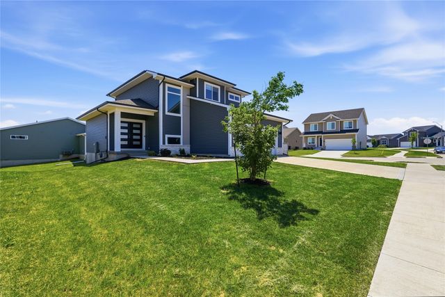 2965 Primrose Lane, Pella, IA 50219