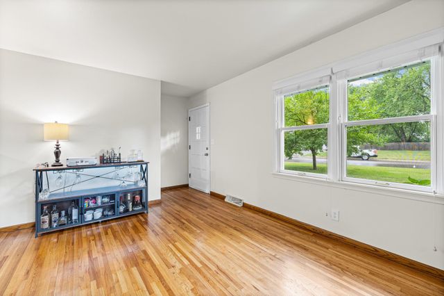 8236 Queen Avenue S, Bloomington, MN 55431