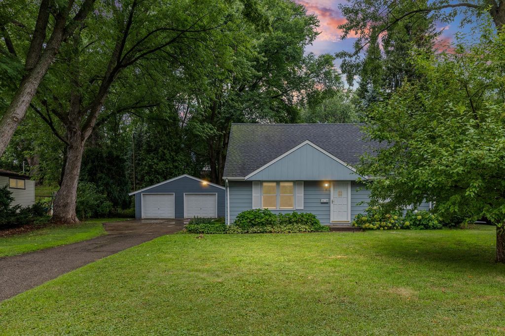 8236 Queen Avenue S, Bloomington, MN 55431