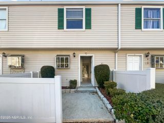 111 E 1ST Street, 10, Jacksonville, FL 32206