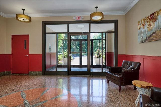 77 Bronx River Road 1E, Yonkers, NY 10704