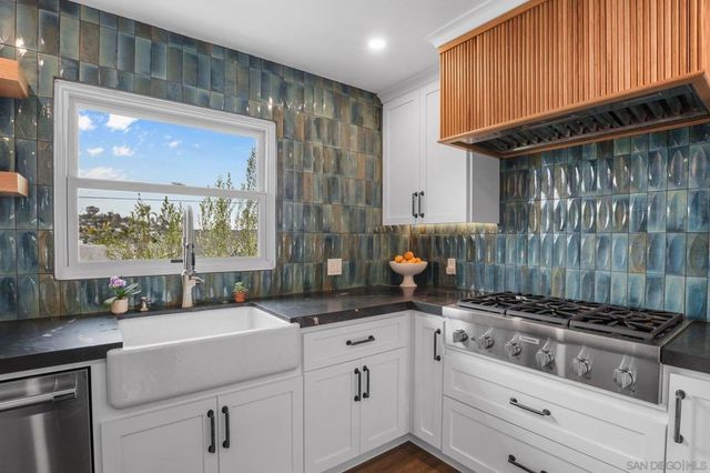 4635 4th Street, La Mesa, CA 91941