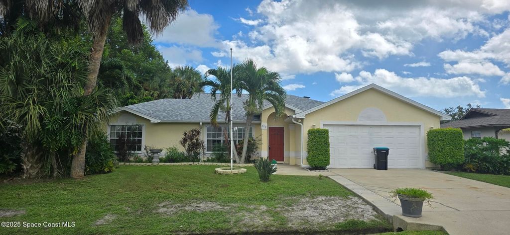 589 Janus Road NE, Palm Bay, FL 32907