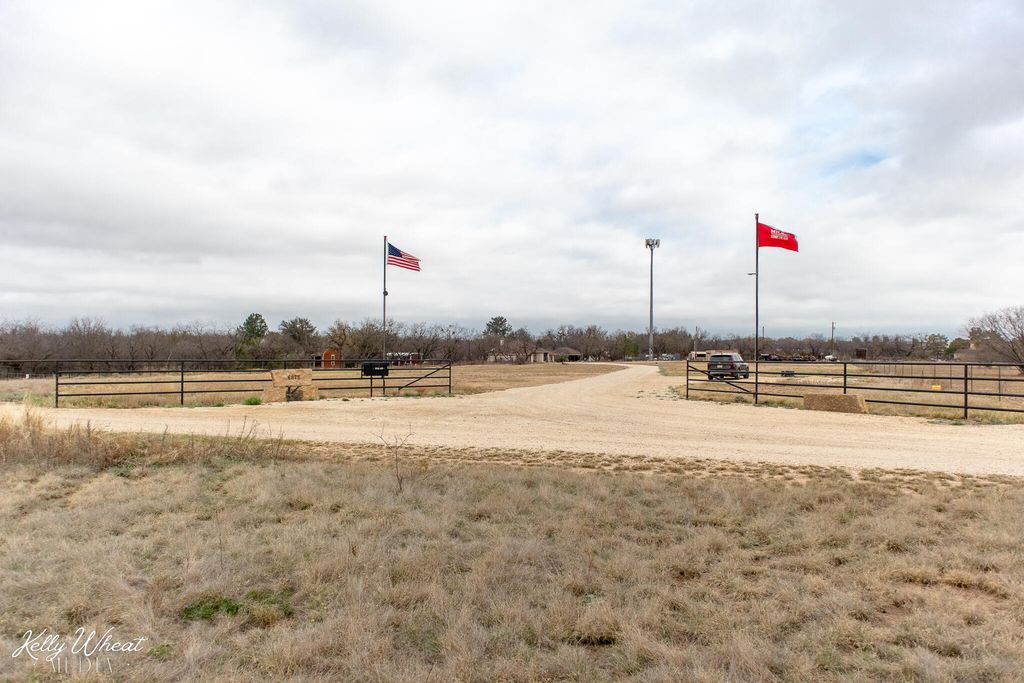 Image 5 of property listing at 6875 Bismarck Court, San Angelo, TX 76904