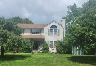 3 Long Acre Court, Medford, NY 11763