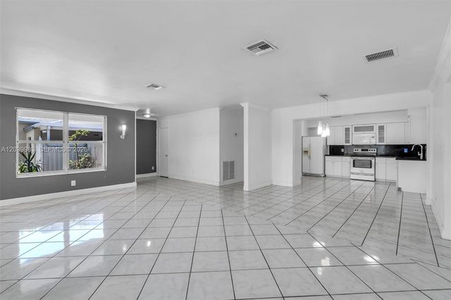 440 NW 125th Street, North Miami, FL 33168