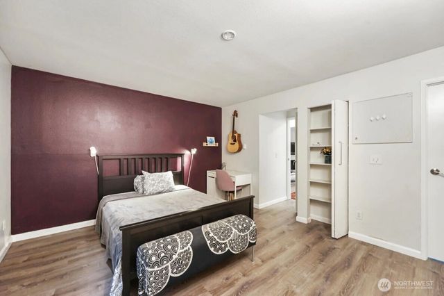 10424 NE 32nd Place #C204, Bellevue, WA 98004