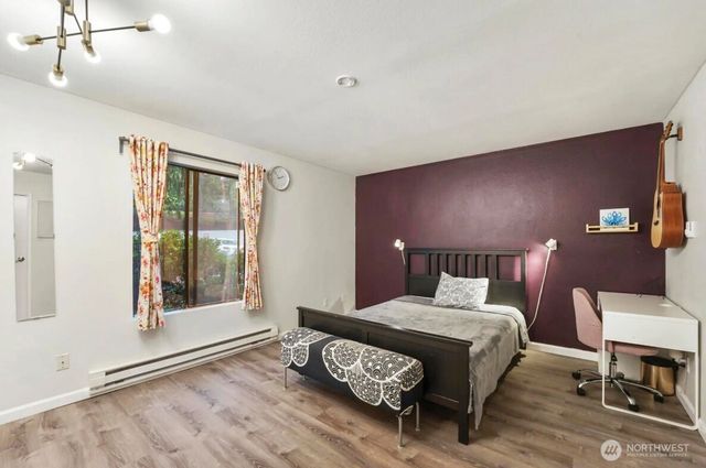 10424 NE 32nd Place #C204, Bellevue, WA 98004