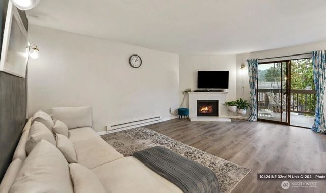 10424 NE 32nd Place #C204, Bellevue, WA 98004